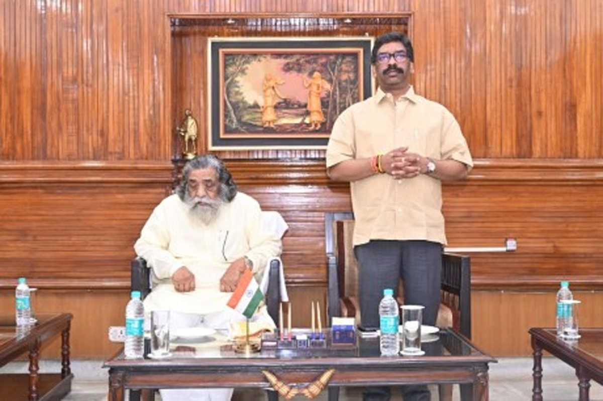 झारखंड में समय के पहले लोकसभा के साथ ही कराए जा सकते हैं विधानसभा चुनाव झारखंड में समय के पहले लोकसभा के साथ ही कराए जा सकते हैं विधानसभा चुनाव